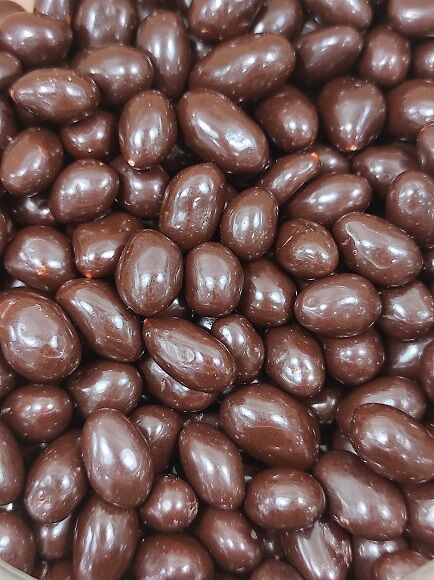 BOMBONES DE CACAHUETE CON CHOCOLATE NEGRO (ESPAÑA)