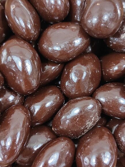 BOMBONES DE ALMENDRA CON CHOCOLATE NEGRO PELADILLAS DE CHOCO (ESPAÑA)