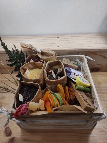 CESTA ALIMENTACIÓN Y COSMÉTICA Nº 0001 (SILLA)