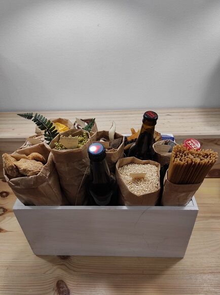 CESTA ALIMENTACIÓN + CHAMPÚ Nº 0002 (SILLA)