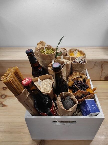 CESTA ALIMENTACIÓN + CHAMPÚ Nº 0002 (SILLA)