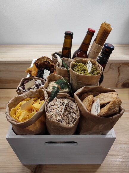 CESTA ALIMENTACIÓN + CHAMPÚ Nº 0002 (SILLA)