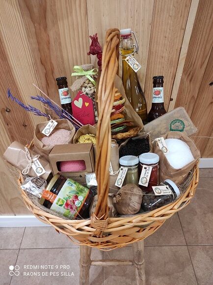 CESTA ALIMENTACIÓN Y COSMÉTICA Nº 0027 (SILLA)