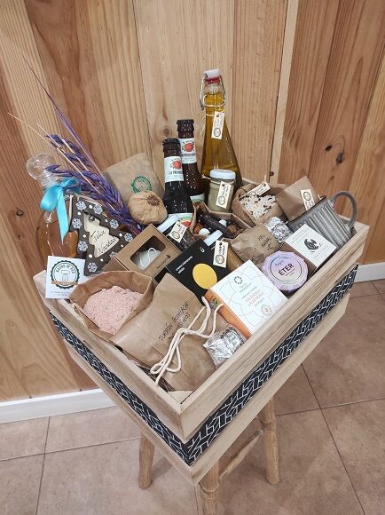 CESTA ALIMENTACIÓN Y COSMÉTICA Nº 0028 (SILLA)