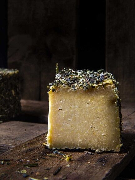 QUESO VEGANO SEMICURADO VEGETAL CON HIERBAS PROVENZALES 200 GR 1 UD. - SIN GLUTEN (BARCELONA) VEGGIE KARMA - ECO