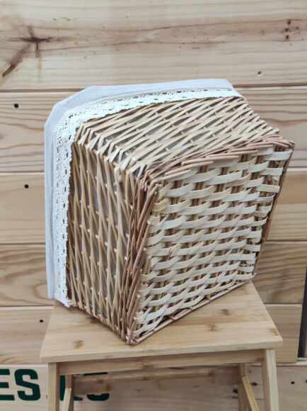 CESTA BANDEJA GRANDE DE MIMBRE NATURAL CUADRADA CON TELA 1 UD (CHINA)