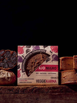 QUESO VEGANO SEMICURADO VEGETAL AJO NEGRO 150 GR 1 UD (BARCELONA) VEGGIE KARMA - ECO