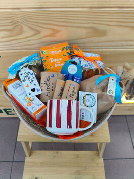 CESTA ALIMENTACIÓN Y COSMÉTICA Nº 0059 "PASEO DE VERANO" 1 UD (SILLA) RAONS DE PES