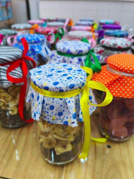 DETALLE REGALO Nº 0010 "MILES DE DULCES" 1 UD (SILLA) RAONS DE PES