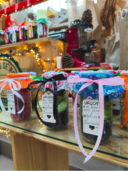 DETALLE REGALO Nº 0010 "MILES DE DULCES" 1 UD (SILLA) RAONS DE PES