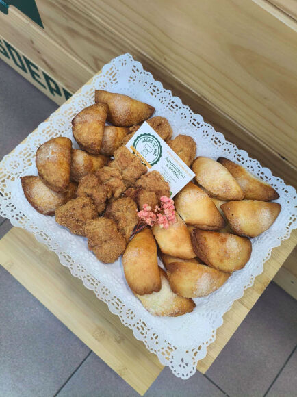 BANDEJAS DE DULCES PERSONALIZADAS, EJEMPLO Nº 007 "PASTELITOS" 1 UD (SILLA) RAONS DE PES