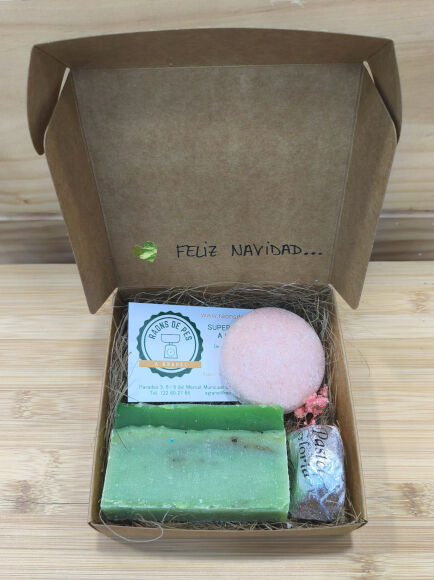 CESTA COSMÉTICA Nº 0061 "PETITS PLAERS CONSCIENTS" 1 UD (SILLA) RAONS DE PES