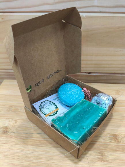 CESTA COSMÉTICA Nº 0061 "PETITS PLAERS CONSCIENTS" 1 UD (SILLA) RAONS DE PES